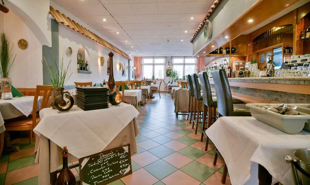 ליימן Hotel Engelhorn מסעדה תמונה